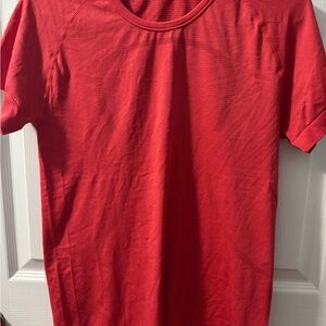 Lululemon women’s  Shirt